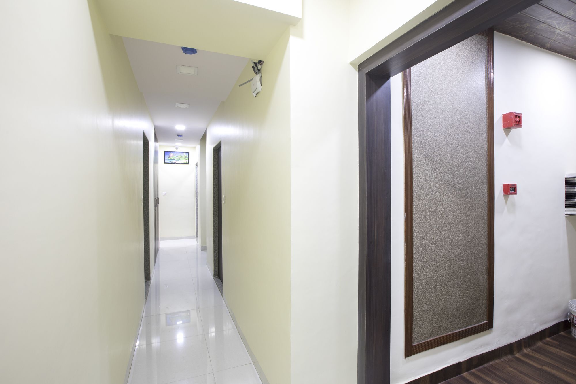Hotel Fabexpress The Grand Kohinoor - Behind Apmc Turambhe Exterior foto