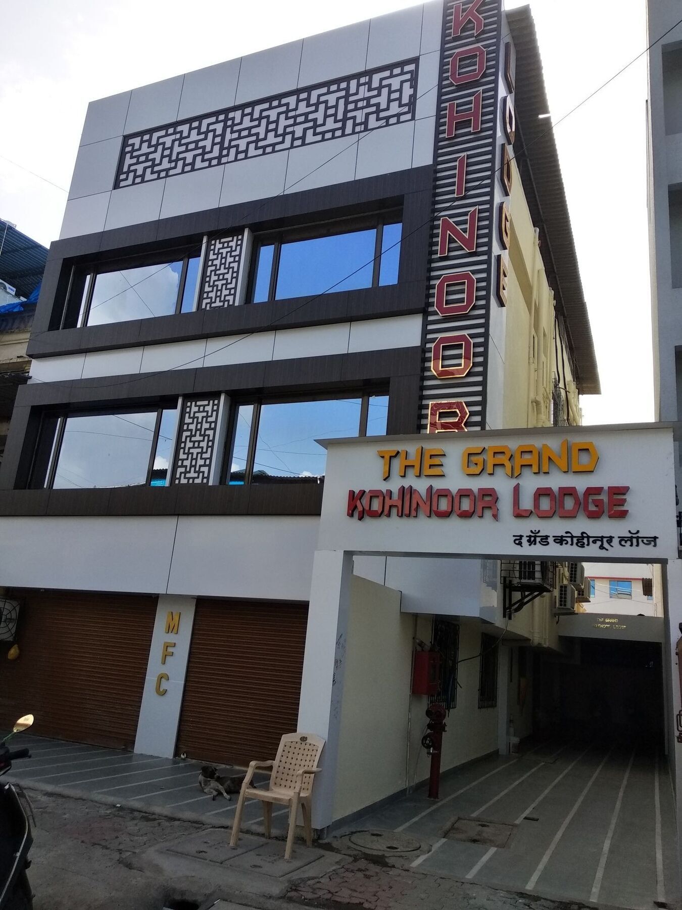 Hotel Fabexpress The Grand Kohinoor - Behind Apmc Turambhe Exterior foto